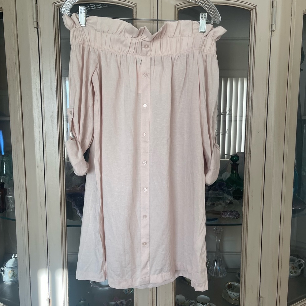 Off the shoulder beige little dress size Small from a local boutique (Royalie)